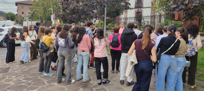 En Memorial Exilio Navarro (Pequeña)