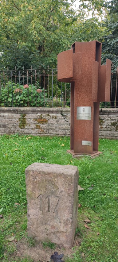 Monumento Memorial Exilio Navarro (Pequeña)